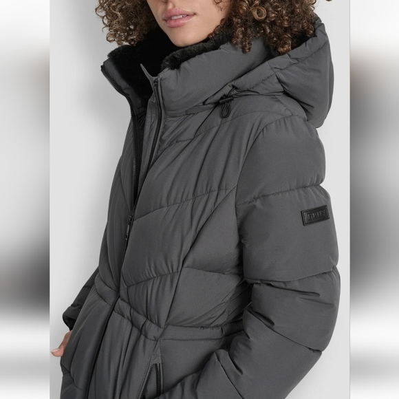 NWT - DKNY Women's Long Gray Puffer Jacket Size M - Picture 15 of 15